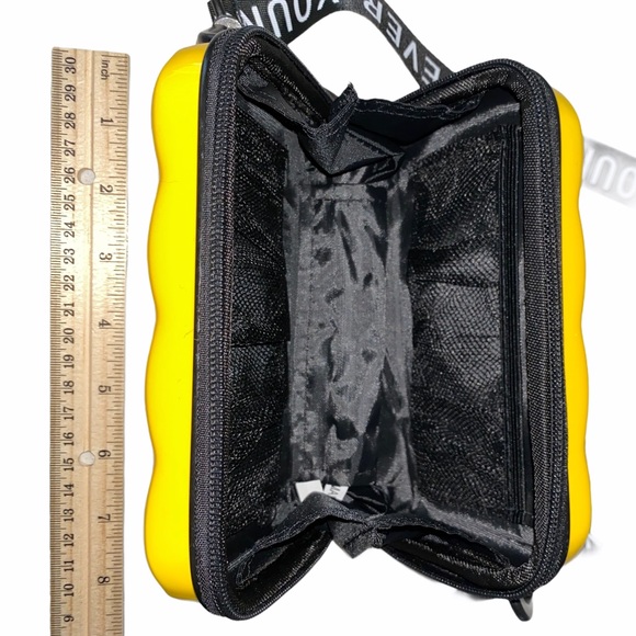 Stylish Purse - Picture 3 of 3